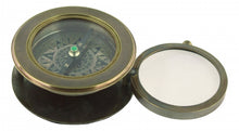 Carica l'immagine nel visualizzatore di Gallery, Bussola in ottone anticato con lente di ingrandimento a scomparsa