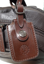 Carica l'immagine nel visualizzatore di Gallery, Zaino portacomputer 15.6" in pelle con astuccio rimovibile "Large New York" A.G. Spalding & Bros testa di moro