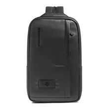 Carica l'immagine nel visualizzatore di Gallery, Monospalla porta iPad® in pelle con portabilità a zaino "Russell" Piquadro (disponibile in due colori)