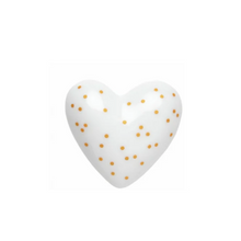 Carica l'immagine nel visualizzatore di Gallery, Cuoricini in ceramica con decoro oro (disponibili in cinque varianti)