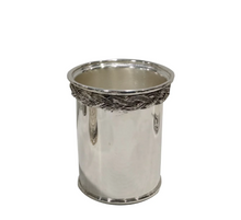 Carica l'immagine nel visualizzatore di Gallery, Bicchiere in Sheffiel con decoro "Treccia" Royal Family