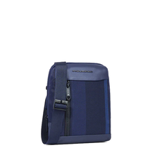 Carica l'immagine nel visualizzatore di Gallery, Borsello porta iPad®mini in tessuto e pelle con sistema RFID "Steve" Piquadro (disponibile in diversi colori)