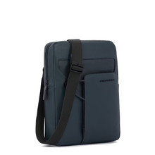 Carica l'immagine nel visualizzatore di Gallery, Borsello porta iPad®Air-iPad Pro 9.7/iPad 11 in pelle Aye Piquadro verde