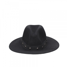 Carica l'immagine nel visualizzatore di Gallery, Cappello a tesa larga con fascia con borchiette "Cult"