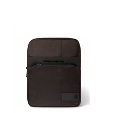 Carica l'immagine nel visualizzatore di Gallery, Borsello porta iPad®Air-iPad Pro 9.7/iPad 10.5 in tessuto e pelle Wollem Piquadro (disponibile in quattro colori)