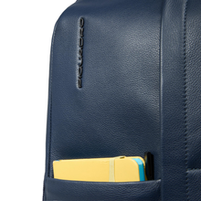 Carica l'immagine nel visualizzatore di Gallery, Zaino portacomputer 14" in pelle Russell Piquadro