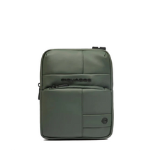 Carica l'immagine nel visualizzatore di Gallery, Borsello porta iPad®mini in tessuto gommato con sistema RFID Piquadro (disponibile in diversi colori)