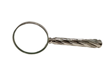 Carica l'immagine nel visualizzatore di Gallery, Lente d'ingrandimento in Sheffield con manico torchon "Royal Family Sheffield"