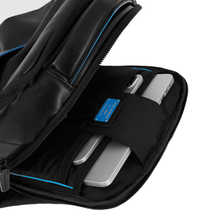 Carica l'immagine nel visualizzatore di Gallery, Zaino portapc 14" in pelle "Revamp" Piquadro (disponibile in due colori)