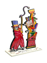 Carica l'immagine nel visualizzatore di Gallery, Scultura in resina colorata di Francesco Musante: "Domatore di Libri"