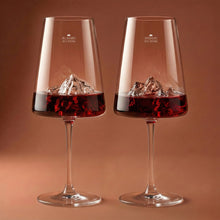 Carica l'immagine nel visualizzatore di Gallery, Set due calici da vino"Topographic: Everest e Mont Blanc"