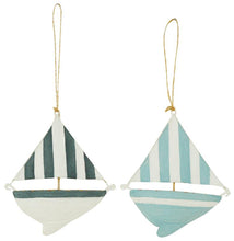 Carica l'immagine nel visualizzatore di Gallery, Barchetta in legno da appendere (disponibile in due varianti)