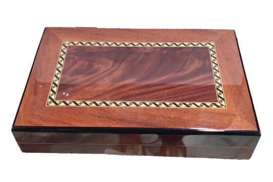 Kit da 115 fiches e tre mazzi di carte in scatola in legno di pallissandro con intarsio