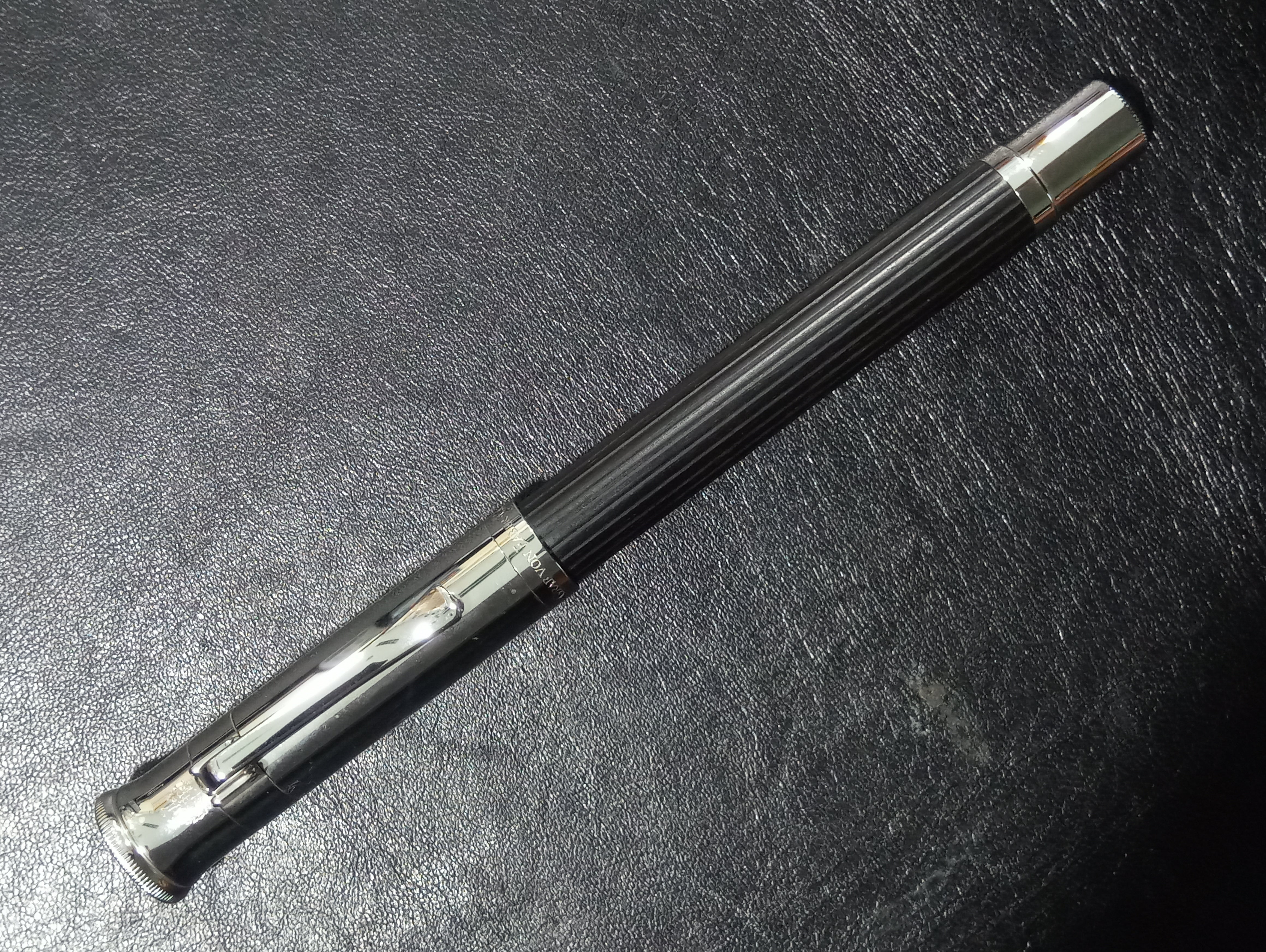 Penna stilografica Graf Von Faber-Castell Classic Nero