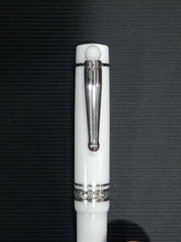 Carica l'immagine nel visualizzatore di Gallery, Portamine edizione limitata Delta We Emotion