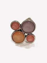 Carica l'immagine nel visualizzatore di Gallery, Anello con castoni cabochon rosa e viola