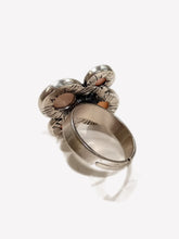 Carica l'immagine nel visualizzatore di Gallery, Anello con castoni cabochon rosa e viola