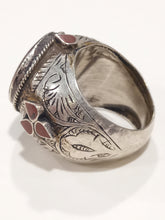 Carica l'immagine nel visualizzatore di Gallery, Anello in argento con corniola taglio tondo