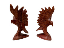 Carica l'immagine nel visualizzatore di Gallery, Scultura in legno intagliato "Aquila" - SIGNUM Avellino