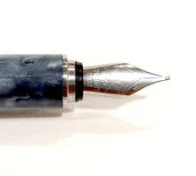 Carica l'immagine nel visualizzatore di Gallery, Penna stilografica Visconti "Mirage" Horn Grey
