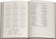 Carica l'immagine nel visualizzatore di Gallery, Agenda giornaliera rigida 2023 Midi "Zadig o Il Destino - Paul Verlaine" Paperblanks