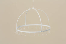 Carica l'immagine nel visualizzatore di Gallery, Base sospesa per composizion decorative "Lillis" Boltze