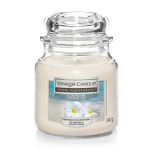 Carica l'immagine nel visualizzatore di Gallery, Giara Media Yankee Candle 340gr (disponibile in 14 profumazioni)