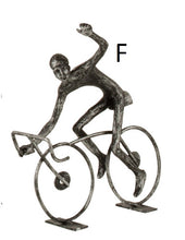 Carica l'immagine nel visualizzatore di Gallery, Scultura in metallo "Ciclisti" (acquistabile anche singolarmente)