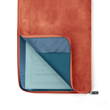 Carica l'immagine nel visualizzatore di Gallery, Portadocumenti sottobraccio Blue Gate InTempo rosso aragosto