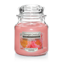 Carica l'immagine nel visualizzatore di Gallery, Giara Media Yankee Candle 340gr CORAL PEONY