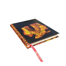 Carica l'immagine nel visualizzatore di Gallery, Quaderno midi a righe a copertina rigida con elastico "Stivaletti in broccato"