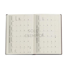 Carica l'immagine nel visualizzatore di Gallery, Agenda giornaliera rigida 2023 Midi "Oceania - Diamante di Rosette" Paperblanks