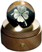 Carica l'immagine nel visualizzatore di Gallery, Carillon sfera led "Quadrifoglio"