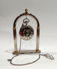 Carica l'immagine nel visualizzatore di Gallery, Orologio da tasca a doppia cassa In metallo con fasi lunari con base