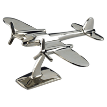 Carica l'immagine nel visualizzatore di Gallery, Modellino di aereoplano vintage in alluminioModellino di aereoplano vintage in alluminio grande