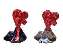 Carica l'immagine nel visualizzatore di Gallery, Scultura da appoggio Vesuvio "Arte Napoli" (disponibile in due varianti)