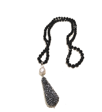 Carica l'immagine nel visualizzatore di Gallery, Collana lunga in onice sfaccettato con perla e pendente in cristalli