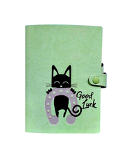 Carica l'immagine nel visualizzatore di Gallery, Agenda flessibile 9x14 giornaliera 2023 in ecopelle "Cats" InTempo