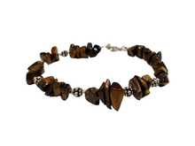 Carica l'immagine nel visualizzatore di Gallery, Bracciale in occhio di tigre con elementi in argento sferette perlinate