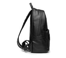 Carica l'immagine nel visualizzatore di Gallery, Zaino in ecopelle reversibile con pochette asportabile "CULT"