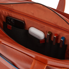 Carica l'immagine nel visualizzatore di Gallery, Cartella sottile portapc 14" in pelle Bluesquare Revamp Piquadro