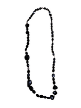 Carica l'immagine nel visualizzatore di Gallery, Collana lunga in onice sfaccettato con elementi in argento