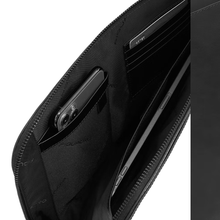 Carica l'immagine nel visualizzatore di Gallery, Pochette a busta porta iPad AIR-IPAD PRO 9.7/IPAD 11" in pelle "B2 Revamp" Piquadro nero