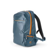 Carica l'immagine nel visualizzatore di Gallery, Zaino portacomputer 15" fastcheck in tela cerata Blackout InTempo avio arancio