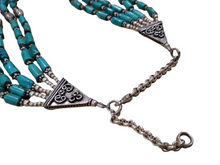 Carica l'immagine nel visualizzatore di Gallery, Collana girocollo in turchese e corallo con elementi in argento