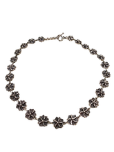 Carica l'immagine nel visualizzatore di Gallery, Collana girocollo a fiori in argento 925