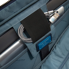 Carica l'immagine nel visualizzatore di Gallery, Cartella portapc 14" a due manici in pelle Finn Piquadro blu