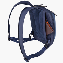 Carica l'immagine nel visualizzatore di Gallery, Zainetto monospalla convertibile con portatablet in tessuto tecnico gommato "Helix" Aereonautica Militare