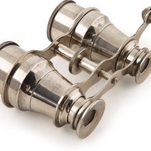 Carica l'immagine nel visualizzatore di Gallery, Binocolino da opera in metallo argentato "Louise" Authentic Models