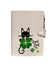 Carica l'immagine nel visualizzatore di Gallery, Agenda flessibile 9x14 giornaliera 2023 in ecopelle "Cats" InTempo